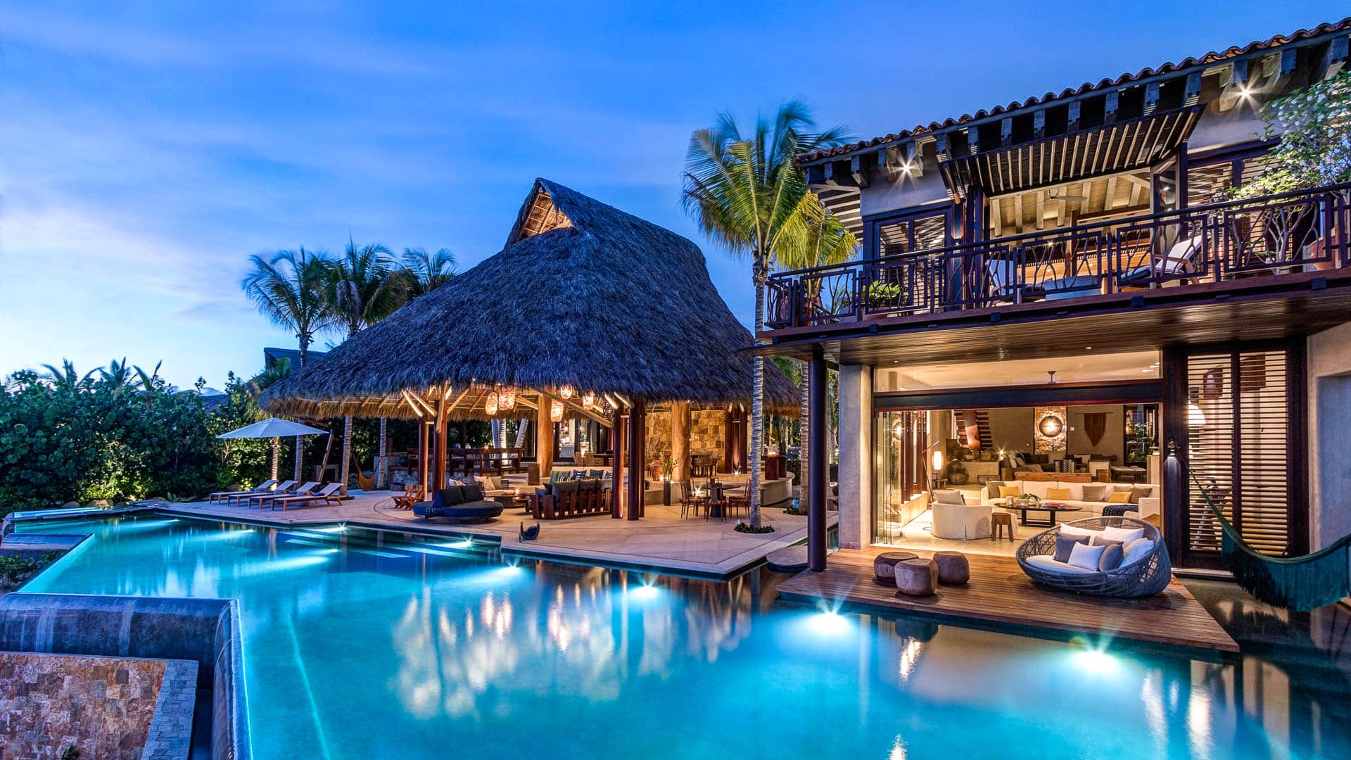 Impeccable Estate with In-House Spa, Gym and Home Cinema